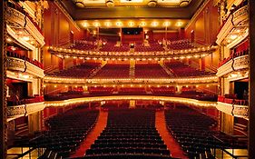 Hampton Inn Majestic Chicago Theatre District